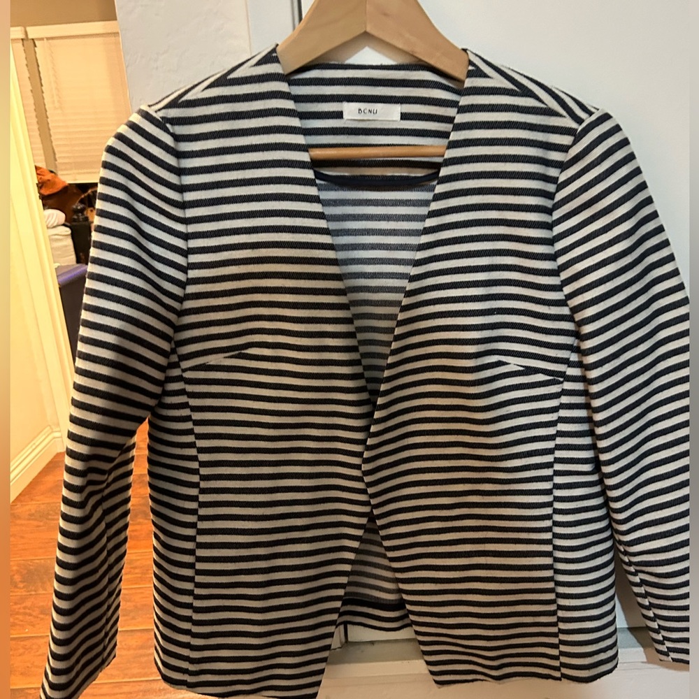 Collarless blazer jacket. NWOT